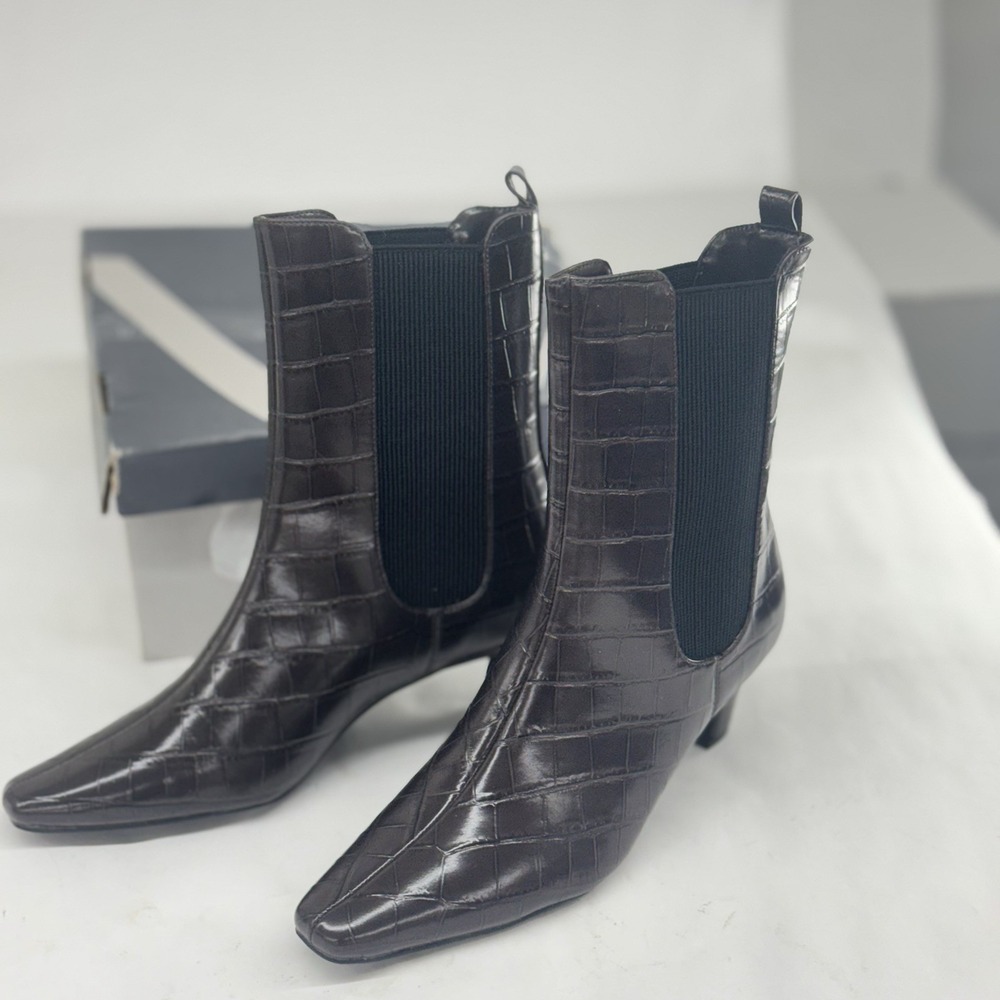 Worthington Croc Pattern Tiffany Bootie Chocolate Pointed Toe. New 9.5